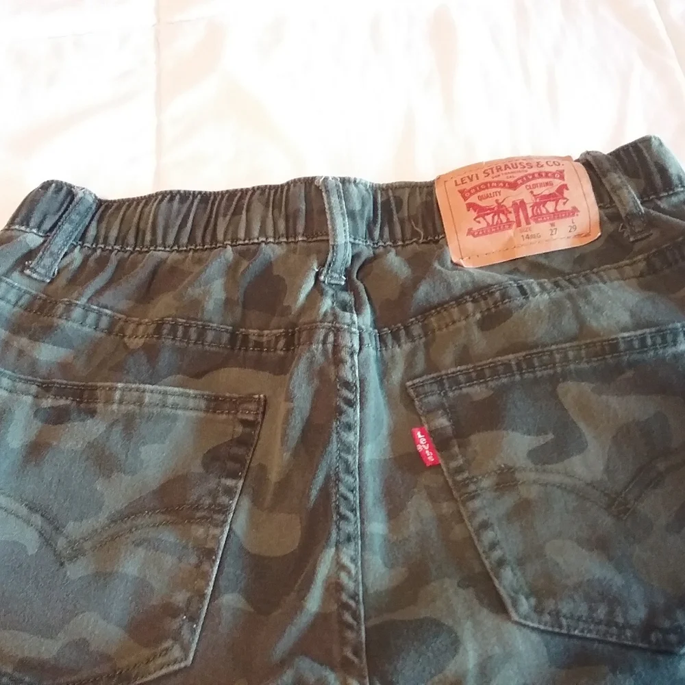 Levi's - Picture 4 of 7